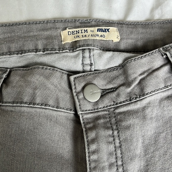 Washed grey denim jeans - Picture 3 of 4
